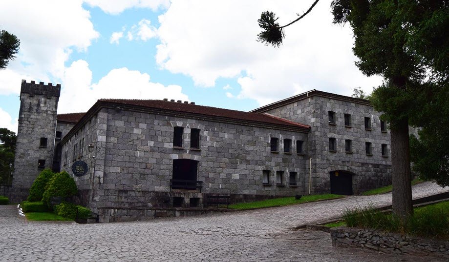 Château Lacave, Brazil